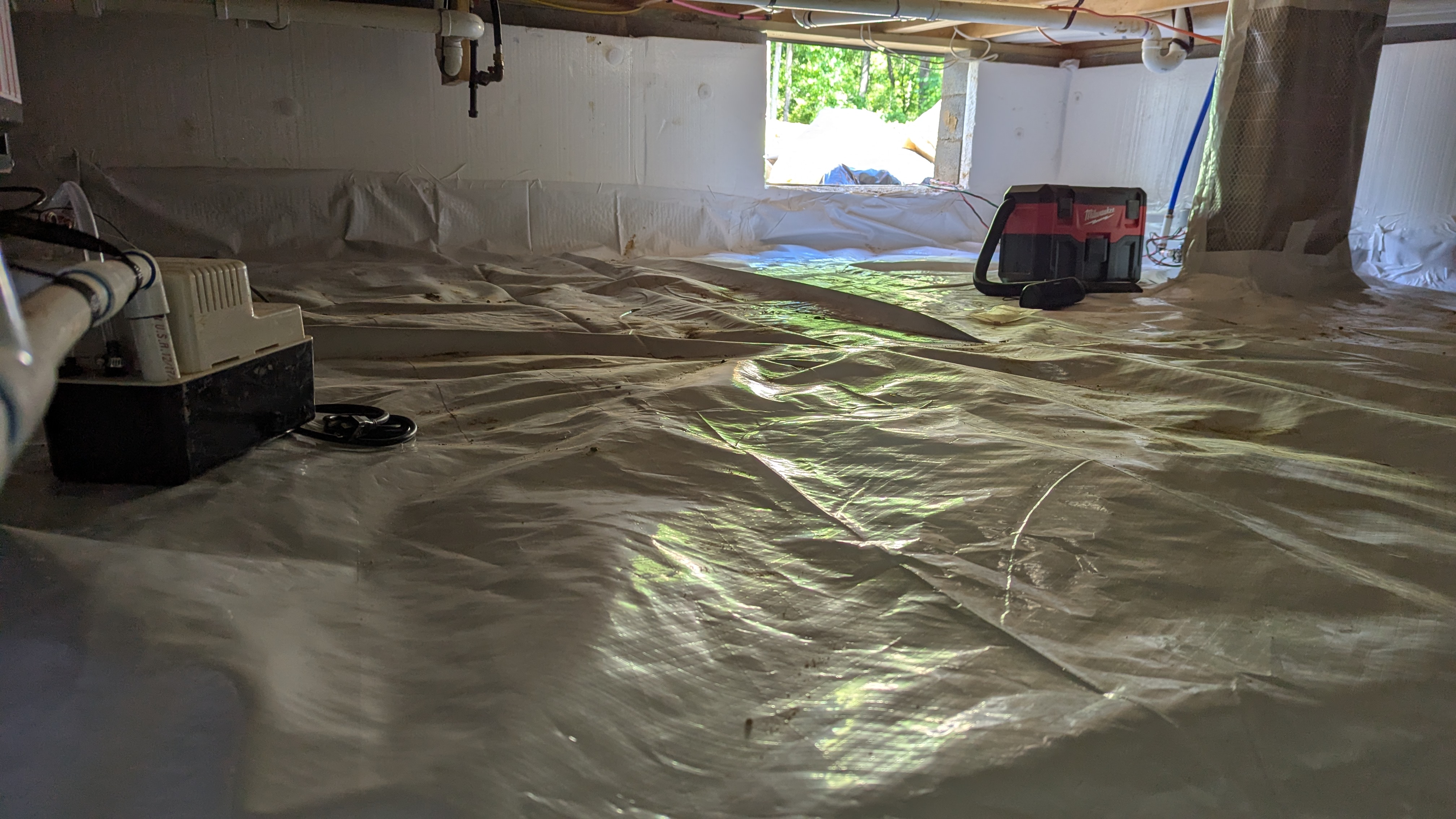 Crawlspace cleaned up